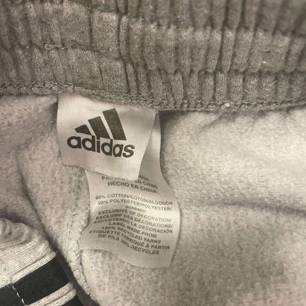 Adidas Boys Medium 10/12 Grey Sweatpants w/Iconic Black Side Stripe Pockets